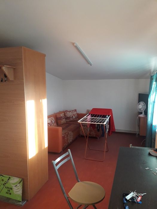 Închiriez apartament cu 2camere la  et 1