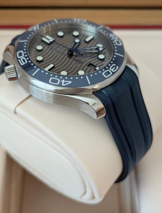 Omega Seamaster Diver 300M (2023) / Сив циферблат / Full Set