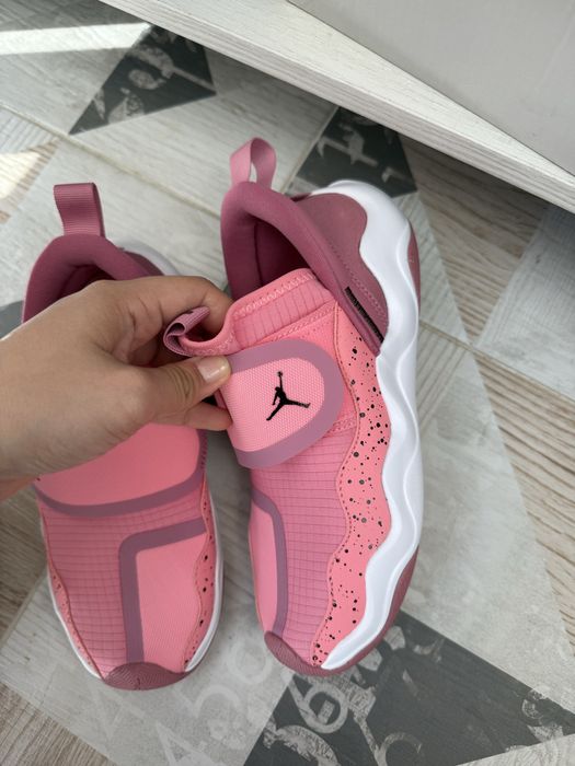 Продам кроссовки air jordan (nike)