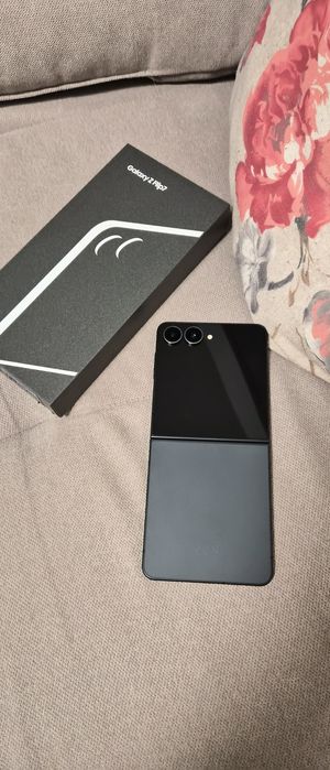 Samsung Galaxy Flip 7 in garanție,  full box !