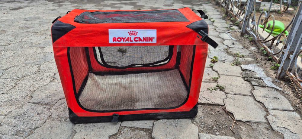 Переноски для животных и детские игрушки