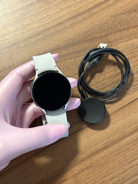 Samsung Galaxy Watch / 44 mm / Aluminium case / GPS / Foarte bun