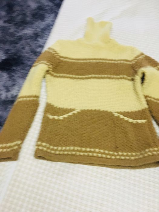 Свитер женский вязанный