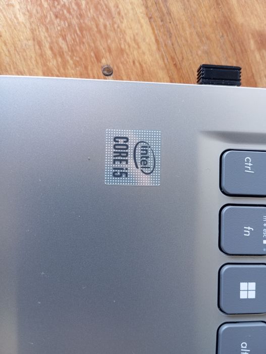 Asus core i5-10, 8gb 512 ssd