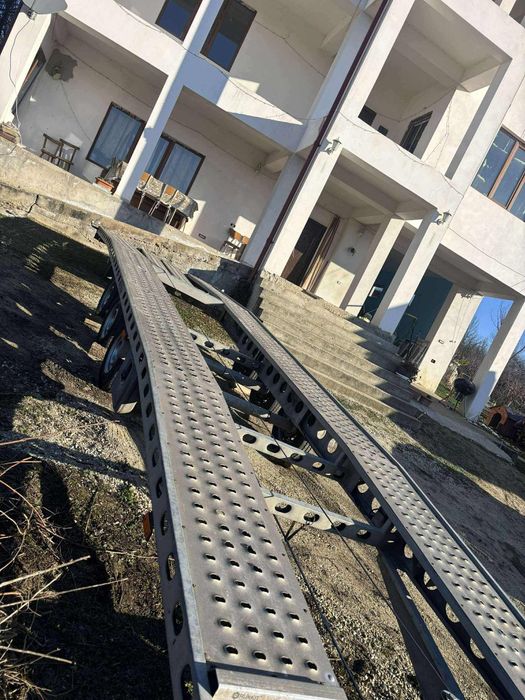 Vând platforma 2 poziții an 2017