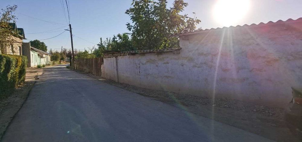 Дом в г. Чиназе Ташкентской области 8 соток, 5 комнат