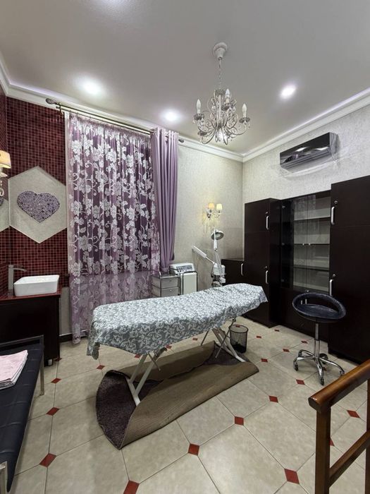 Соочно продаётся нежилое помещения 1 диния в доль дороге шота руставел