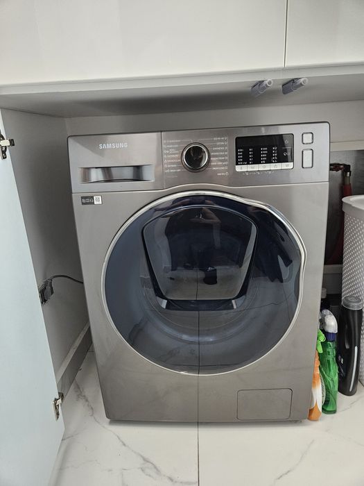 Masina spalat Samsung slim cu uscător impecabilă