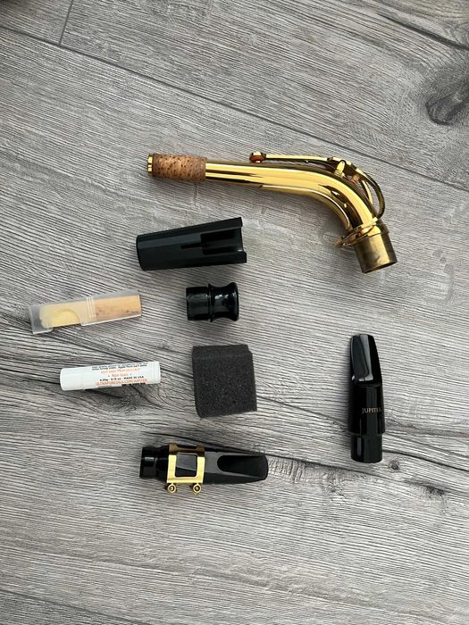 Vand Saxofon Jupiter JAS700 Alto (stare foarte buna, set complet)