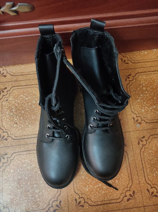 Продам ботинки (берцы)Новые