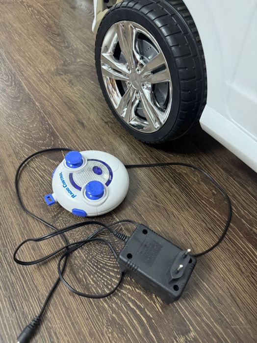 Masinuta electrica pentru copii Mercedes ML350