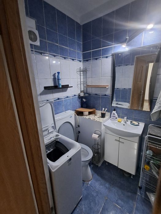 Vand apartament 2 camere decomandat. Zona Bisericii Romane. Brasov