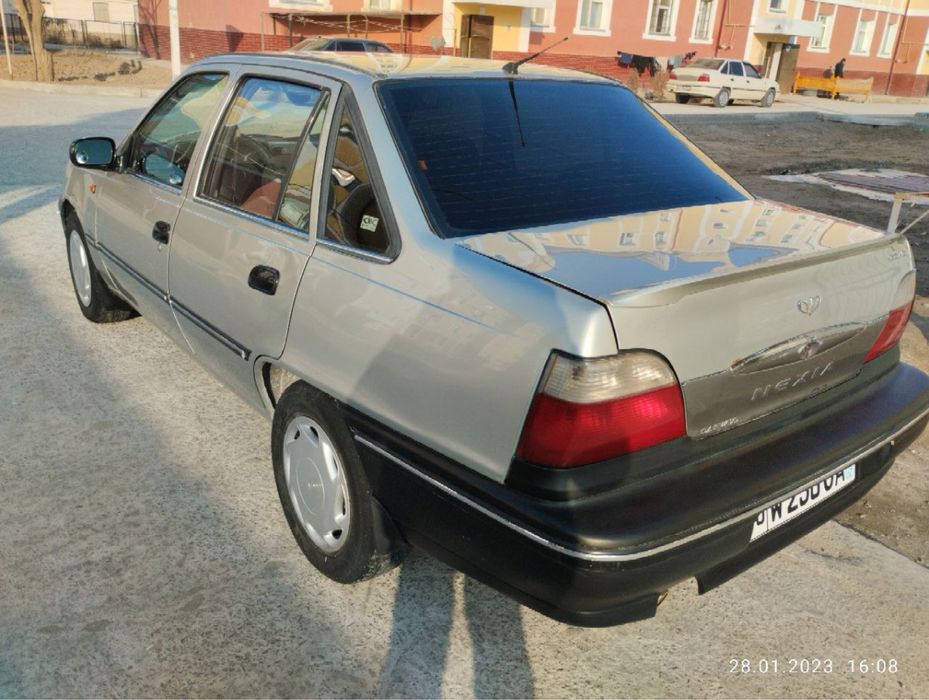 Зор Нексия 1 (родной) сотилади