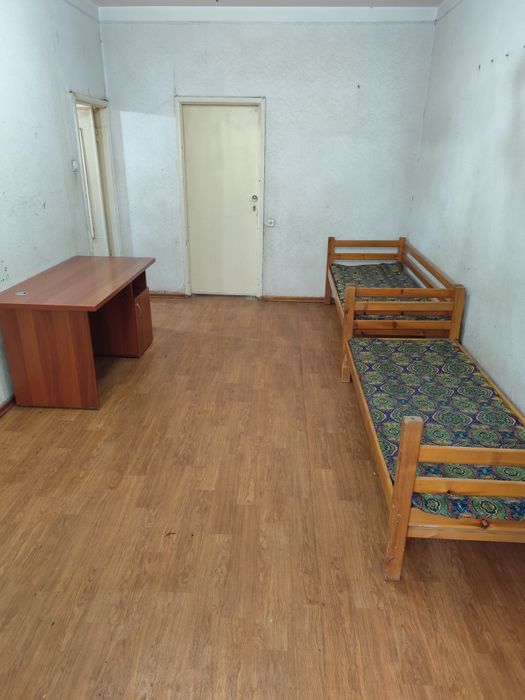 Чилонзор 8 кв.дан 2/2/4 уй срочно сотилади