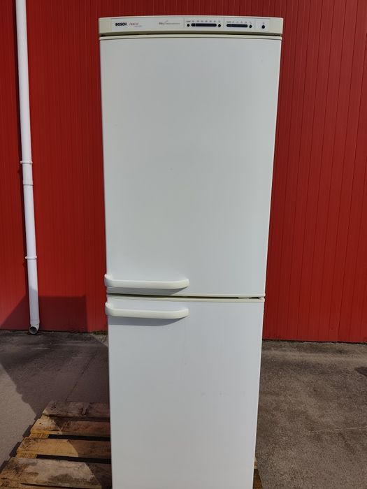 Хладилник с фризер  Bosch