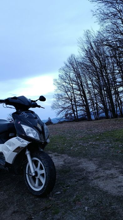 Vând scuter  de 50cc