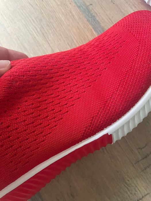 Спортни маратонки с гъвкава подметка