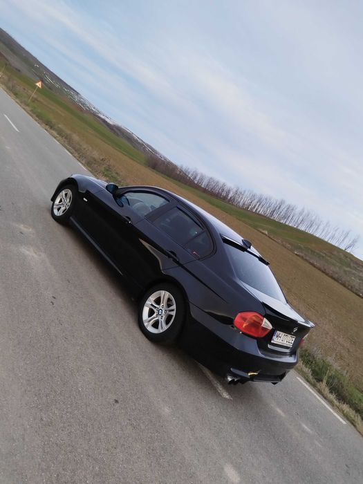 Vând bmw e90 seria 3 an 2007 motor 2.0d 163 cp manual