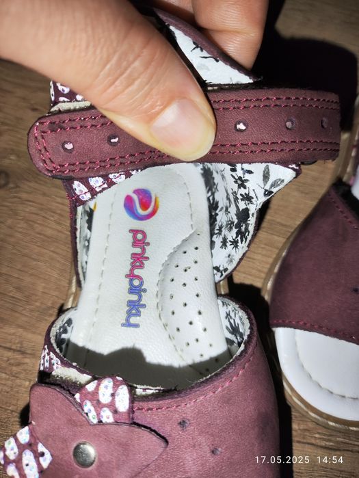 Детские босоножки