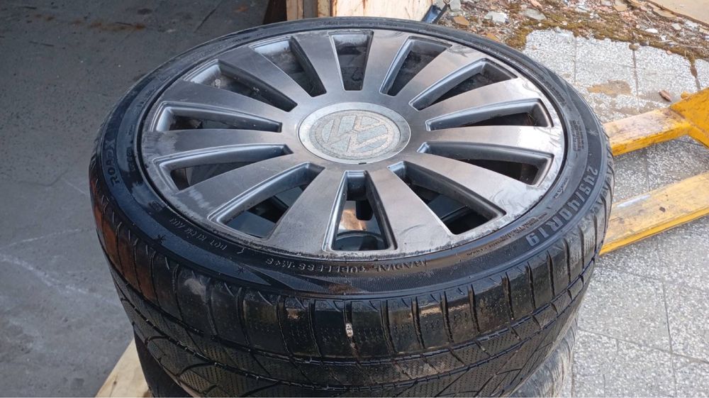 Джанти с гуми 245/45 r 19 Volkswagen