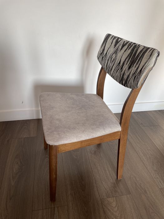 Столы и стулья продам