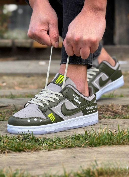Nike SB  Dunk Low Monster