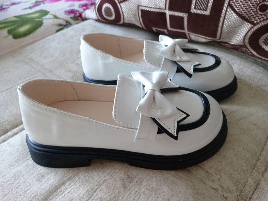 Продам туфли, Кроссовки