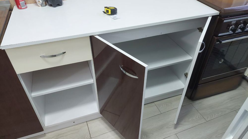 Mobila bucatarie  stare buna .