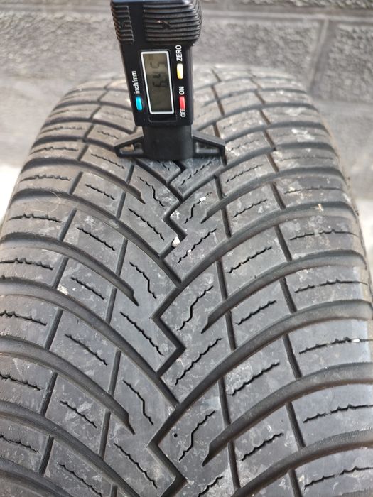 Vând 2 Cauciucuri 215/55/17 Pirelli All Season DOT 2022 Import Germani