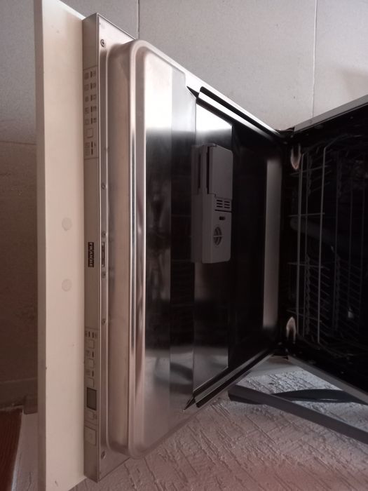 Продаётся посудомоечная машина