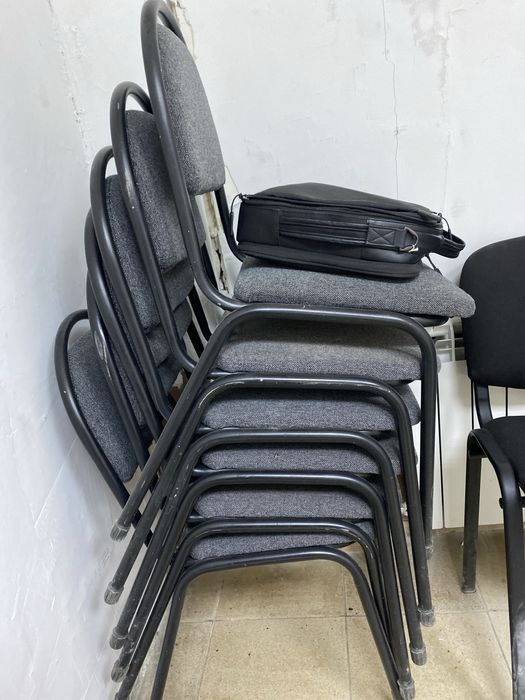 Продам тканевые стулья 10тыс общий за все