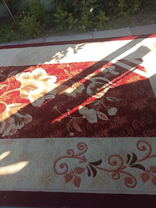 Продам ковер . Миллионик.