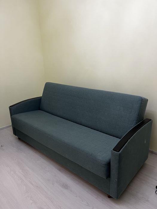 Диван срочно продам