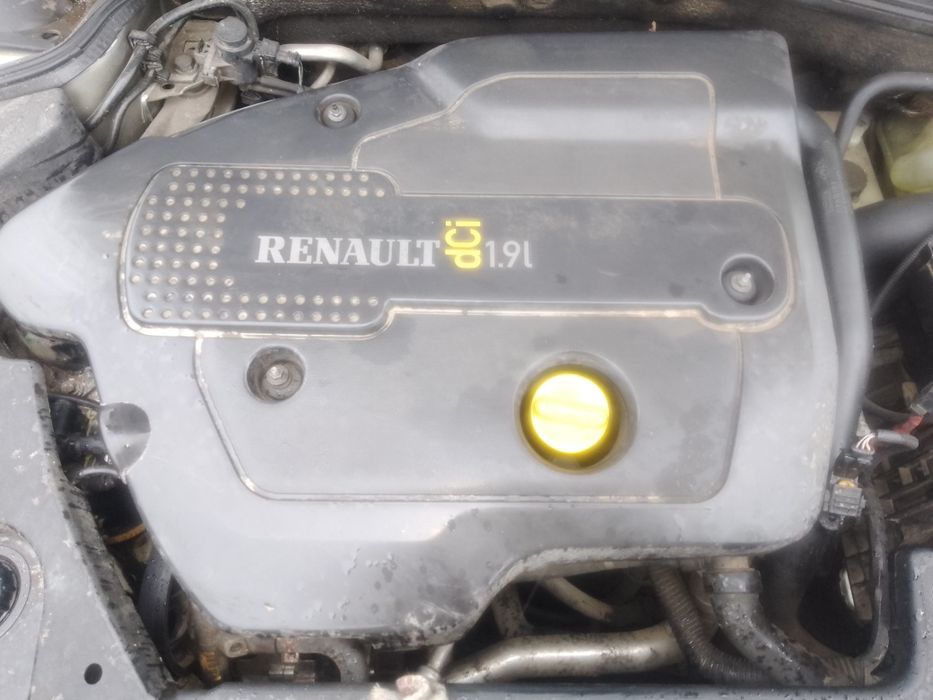 Dezmembrez Renault Laguna 2 1.9 D DCI Anul 2002
