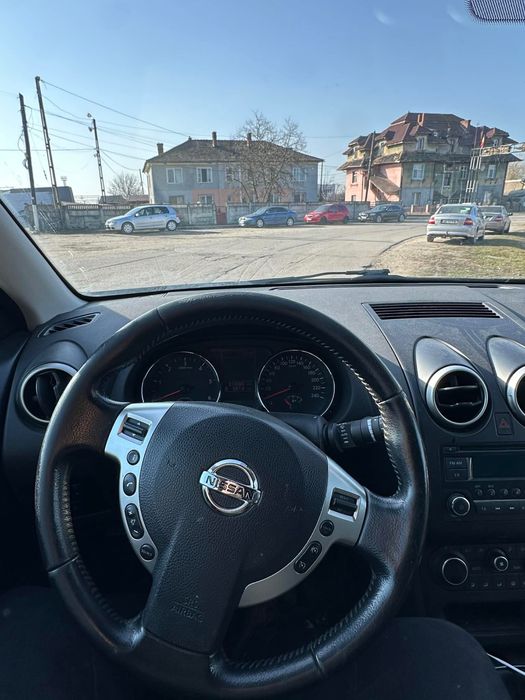 Nissan qashqai 2011 2.0
