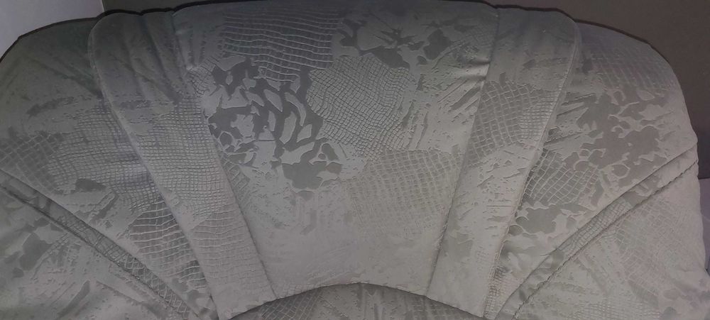 Класическа холна гарнитура с основа от масив - дъб