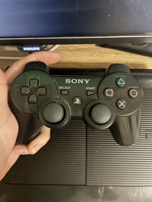 PS3 Super Slim 500GB (с 3 игри)
