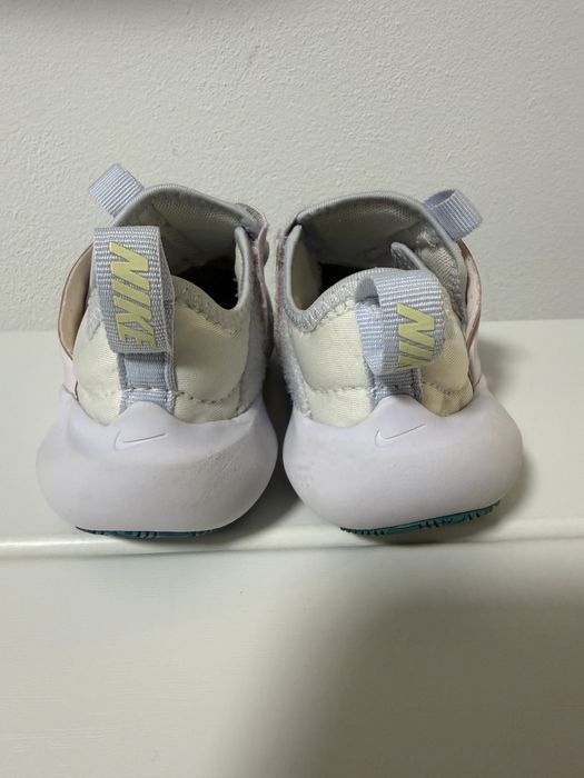 Pupucei Nike marimea 25