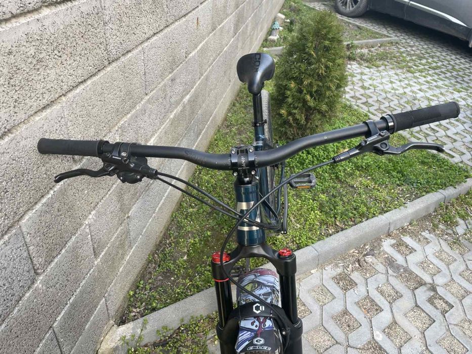 Продава се drag c1 team  2025 !