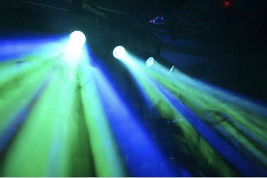 Lampa BeamZ 4soma cu stativ