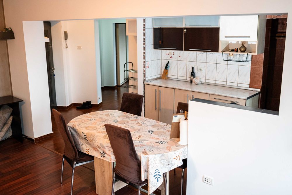 Apartament 3 camere de închiriat–ultracentral Focșani (Ceasul Rau)