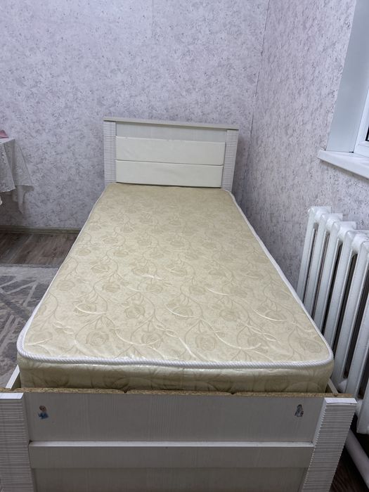 Кровать одноместный с матрасом