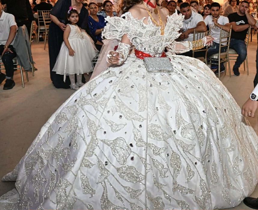Vand rochie de mireasa