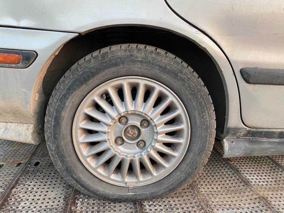 volvo v40 1.8i на части волво в40