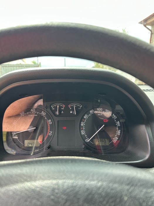 Vand Skoda Octavia 1 radiată