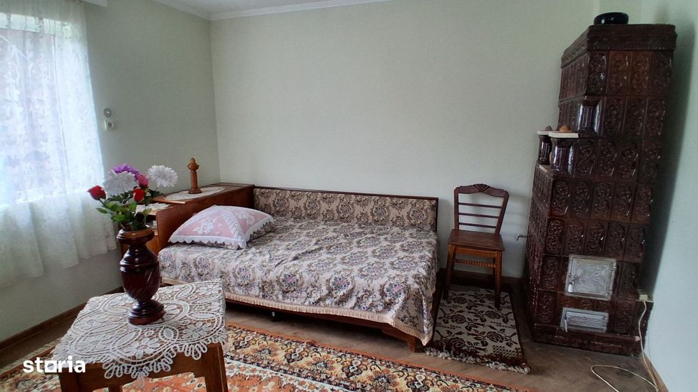 Casa cu teren generos de vanzare in Poiana Campina
