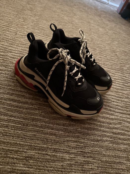 balenciaga triple s