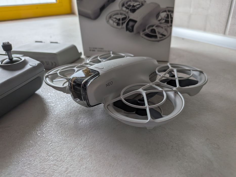 DJI Neo Combo  дрон  на 2 месеца