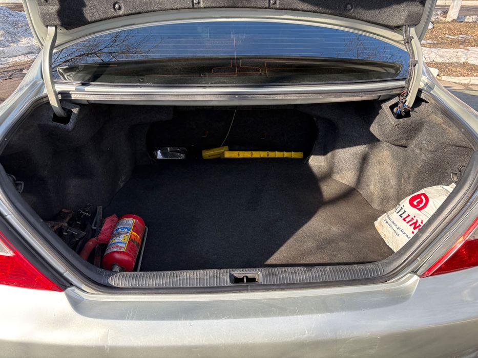 Продам машину тойота Камри