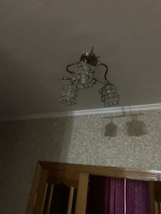 продаются люстры рабочие